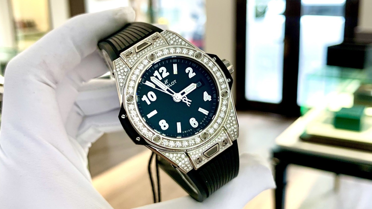  Top những mẫu đồng hồ Hublot nữ kim cương đón đầu xu hướng 2023