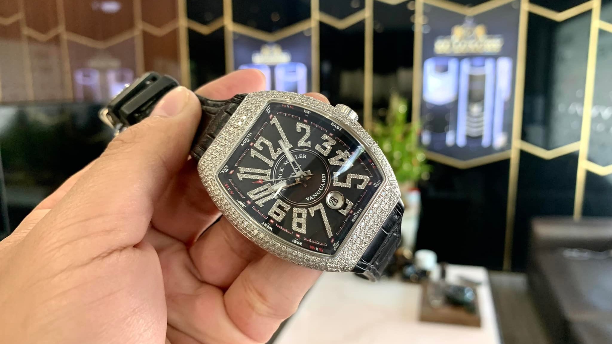  Top 3 phiên bản đồng hồ Franck Muller V41 được giới mộ điệu săn lùng