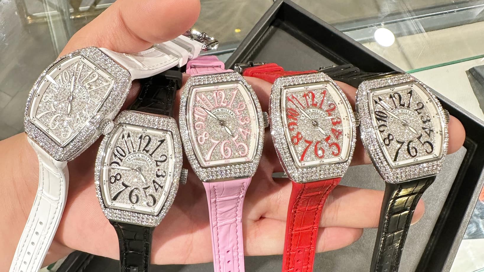  Franck Muller V32 Diamond - Mẫu đồng hồ sang trọng, đẳng cấp