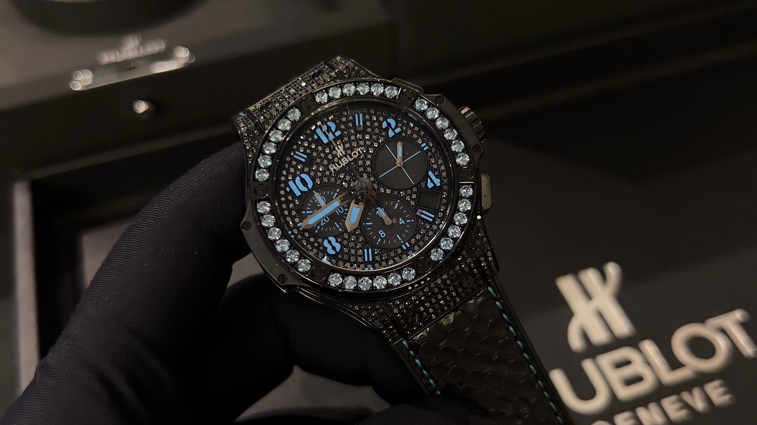  Những điểm cần lưu ý khi mua đồng hồ Hublot chính hãng