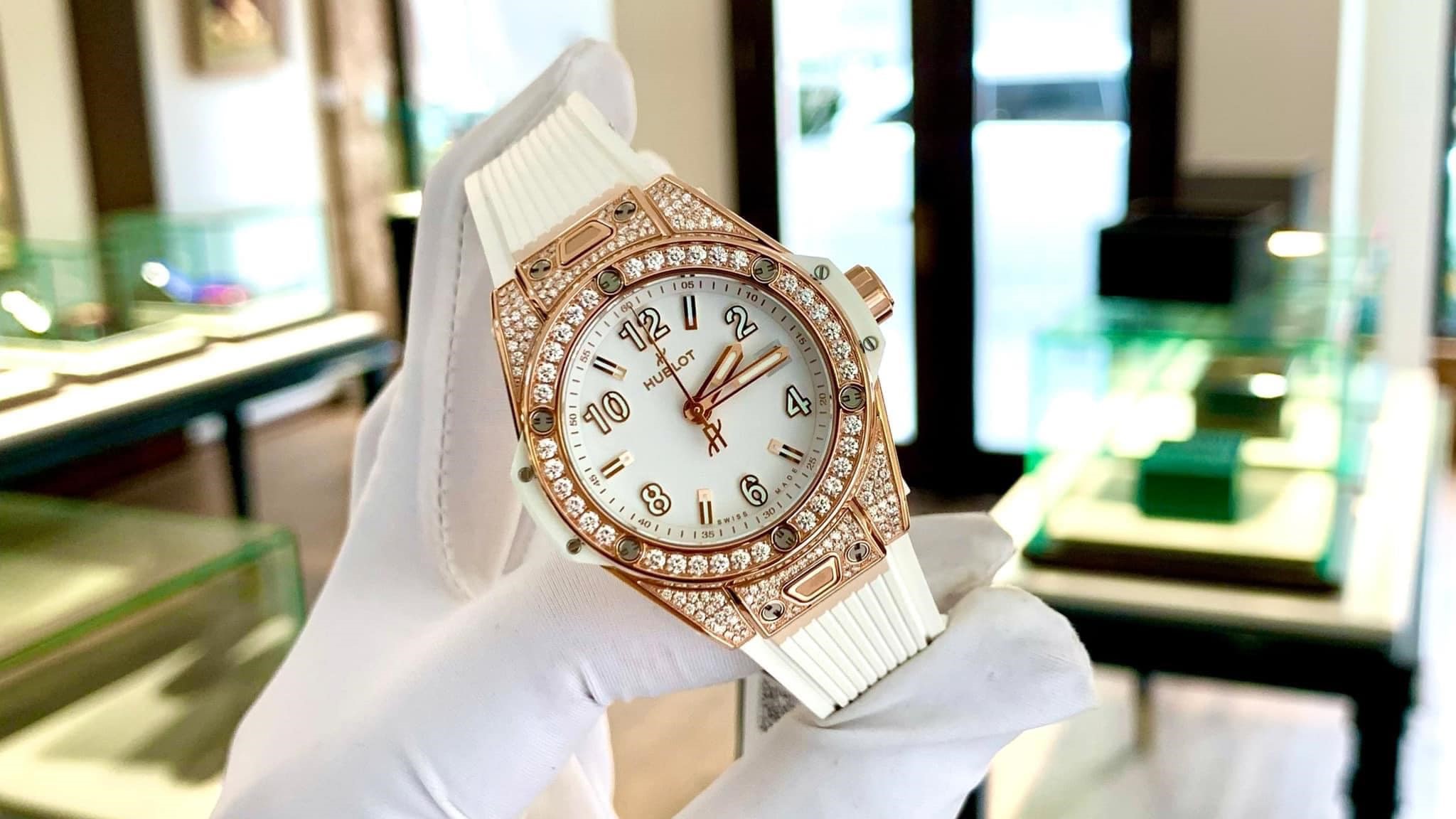  Top 3 mẫu đồng hồ Hublot đính đá nữ được giới mộ điệu săn lùng