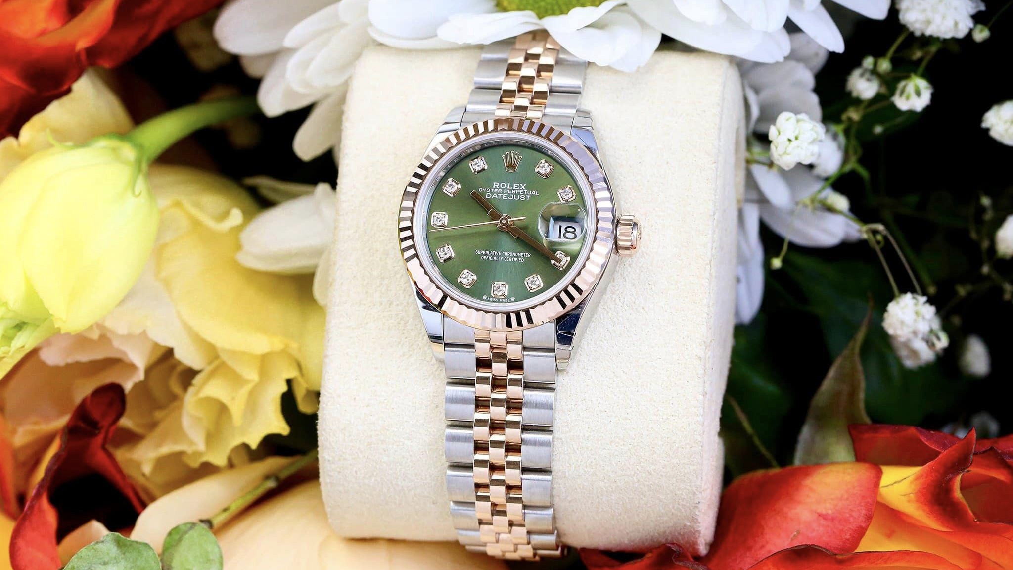  Ngắm nhìn vẻ đẹp sắc nét, quý phái của đồng hồ Rolex Lady-Datejust 279171