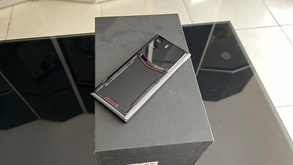  META VERTU - ĐỘT PHÁ TRONG GIỚI ĐIỆN THOẠI CAO CẤP