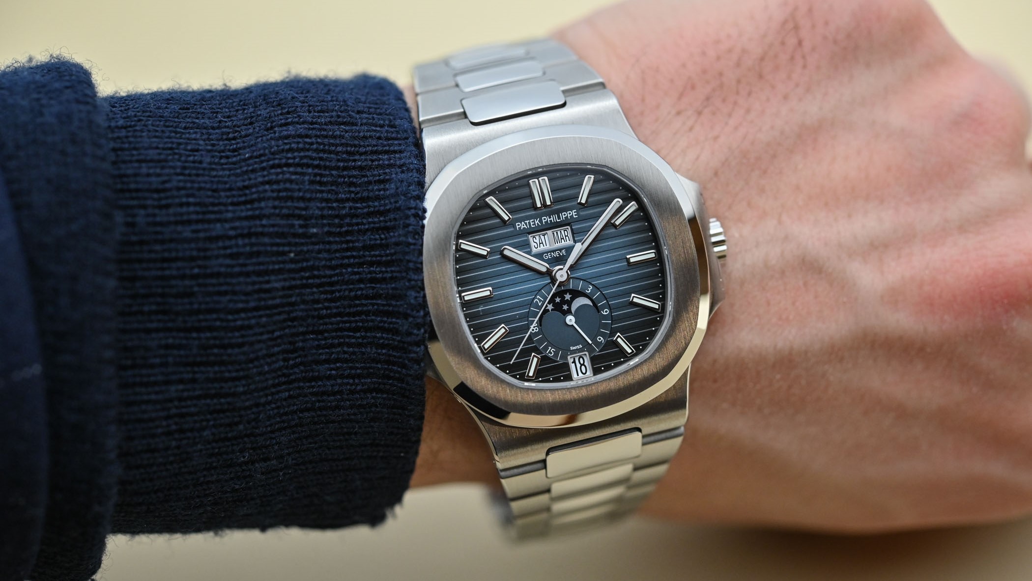  Đồng hồ Patek Philippe Nautilus 5726/1A-001