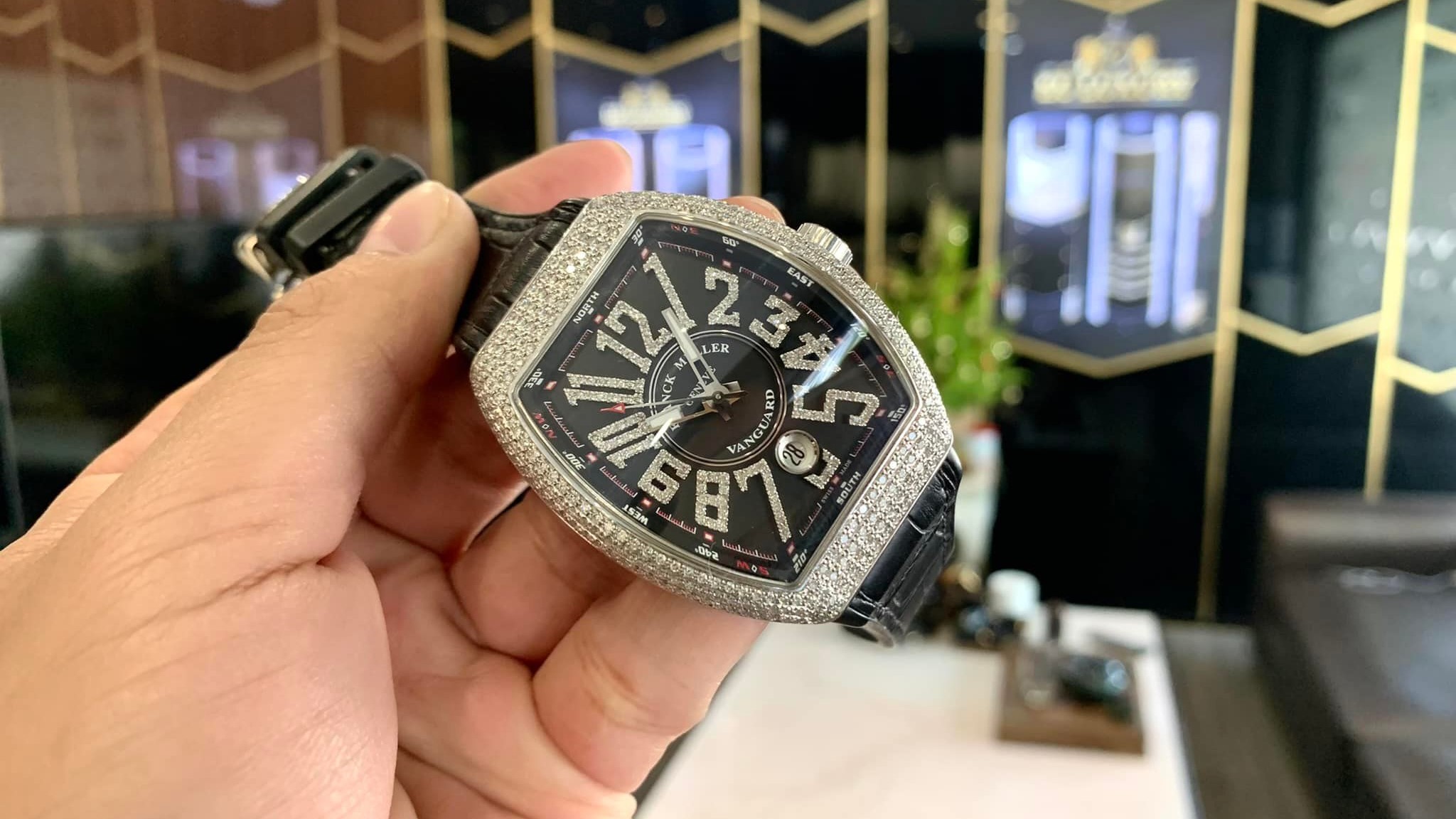  Franck Muller nam chính hãng - Niềm tự hào của phái mạnh