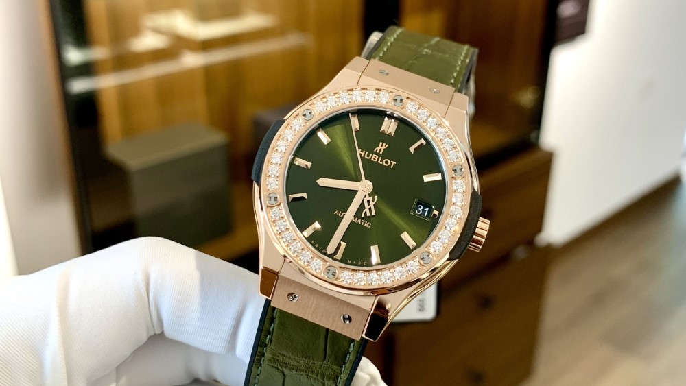  Các mẫu đồng hồ Hublot nữ màu xanh chinh phục mọi ánh nhìn 