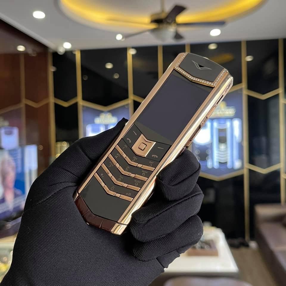 Vertu Signature S được chế tác như thế nào? 