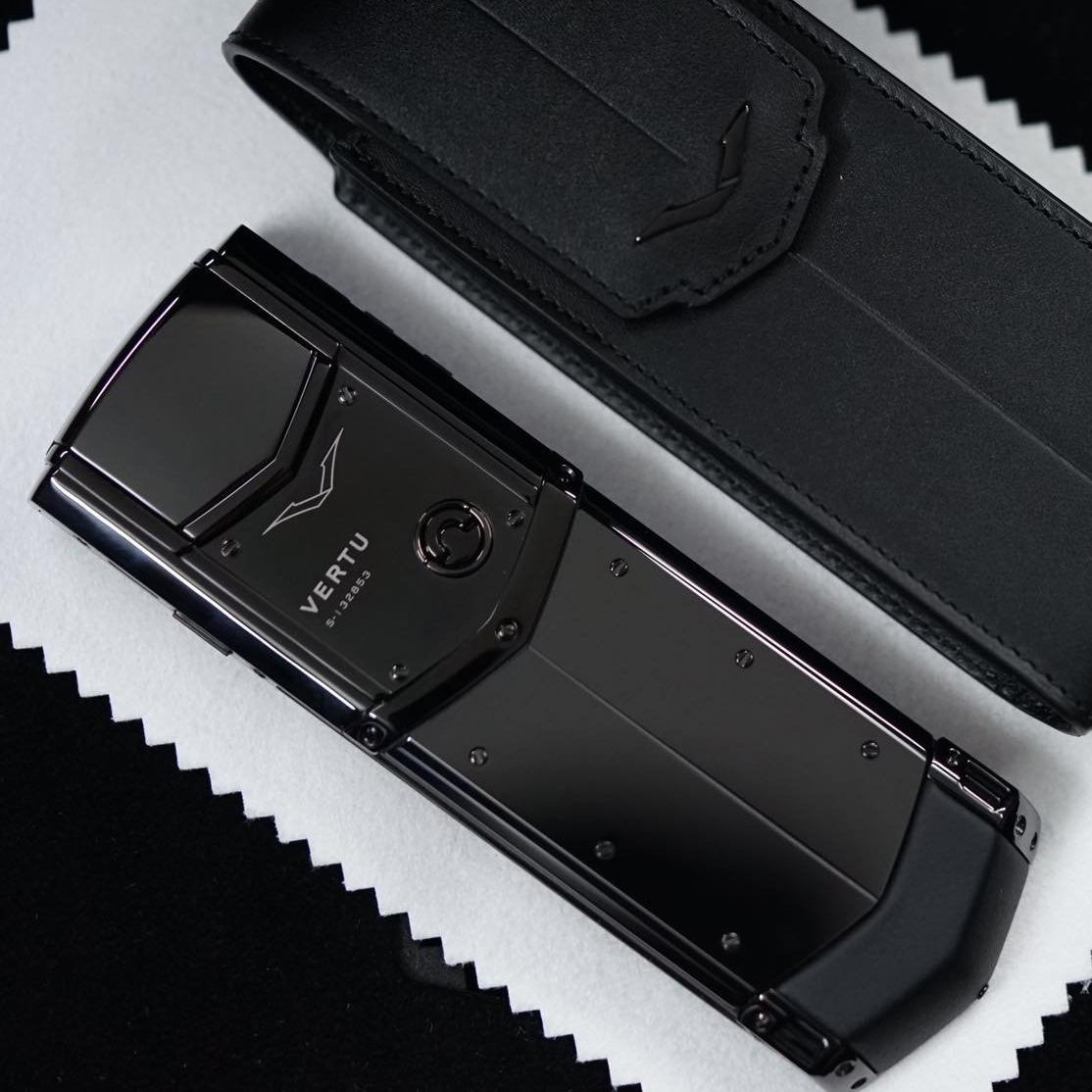 Vertu Signature S Ultimate Black 